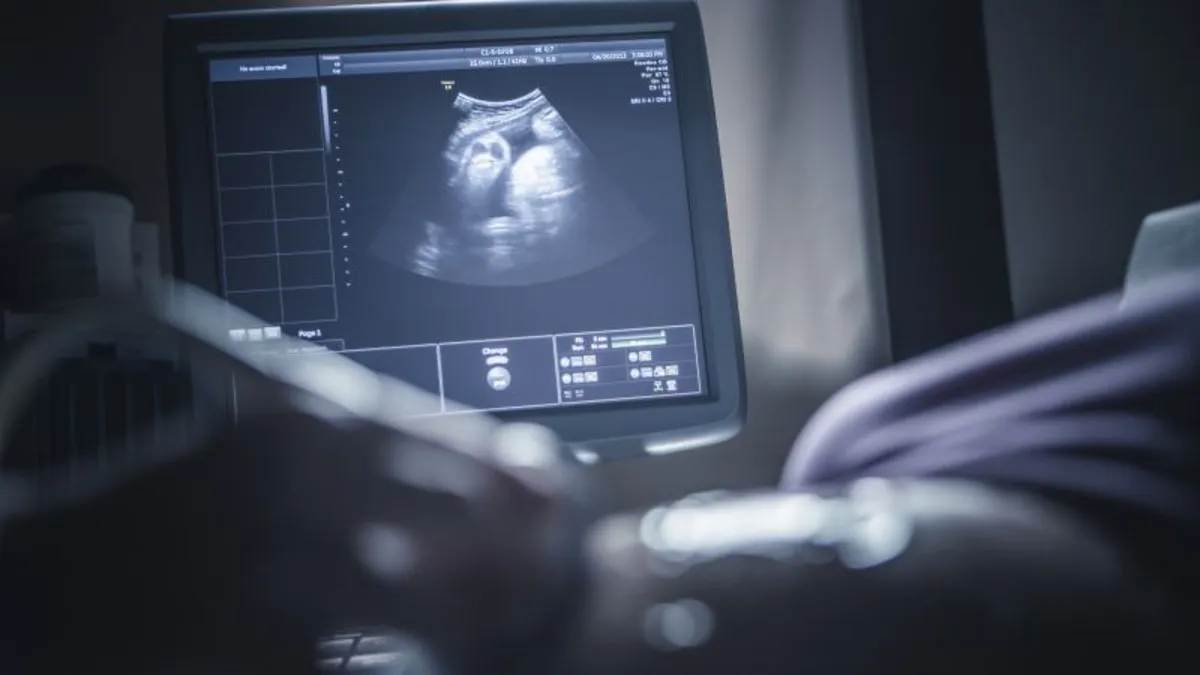 ACOG Stands Firm: COVID-19 Vaccination Recommended for Pregnant Women Despite CDC Changes