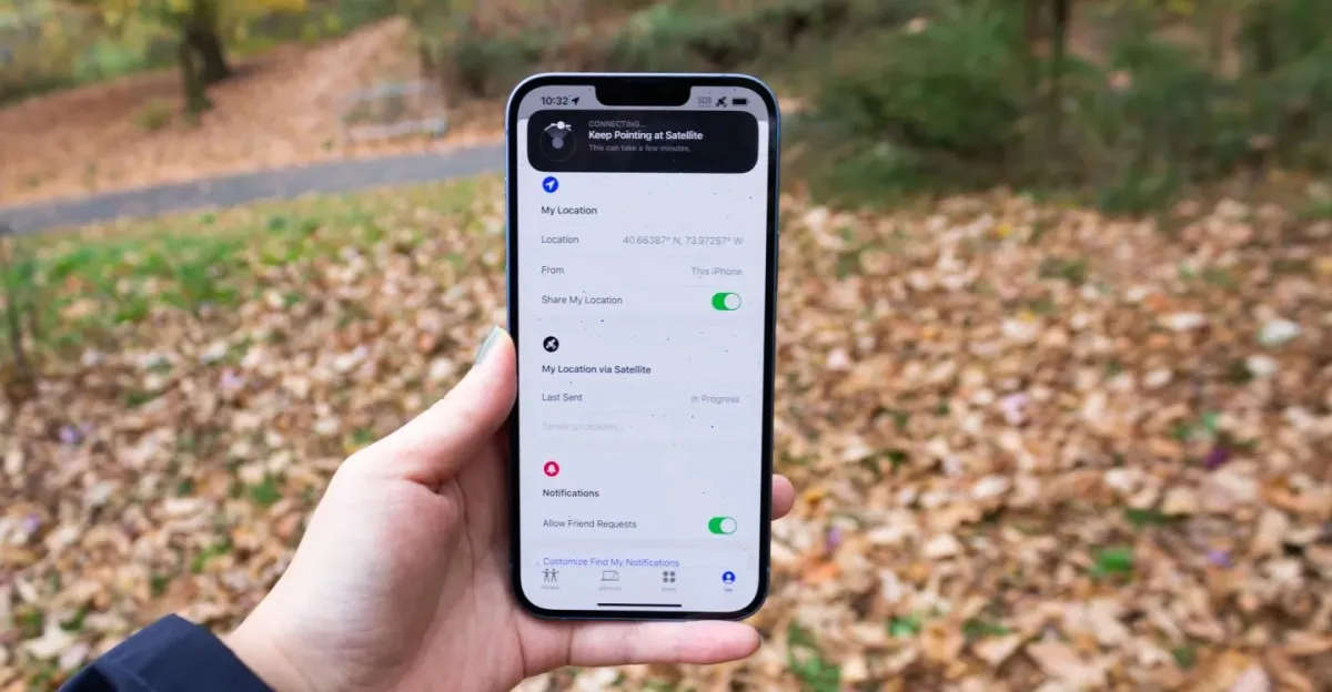 Apple Extends Free Satellite Connectivity for iPhone 14 and 15 Users Until 2026