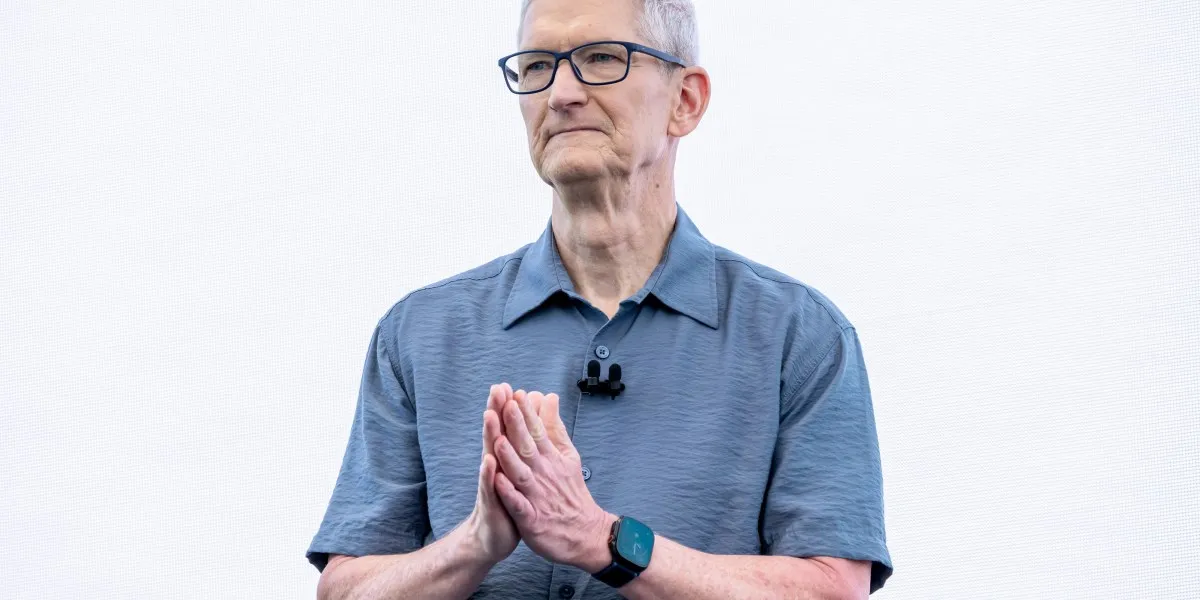 Apple Faces Leadership Exodus Amid AI Concerns: Is Tim Cook's Legacy at Stake?