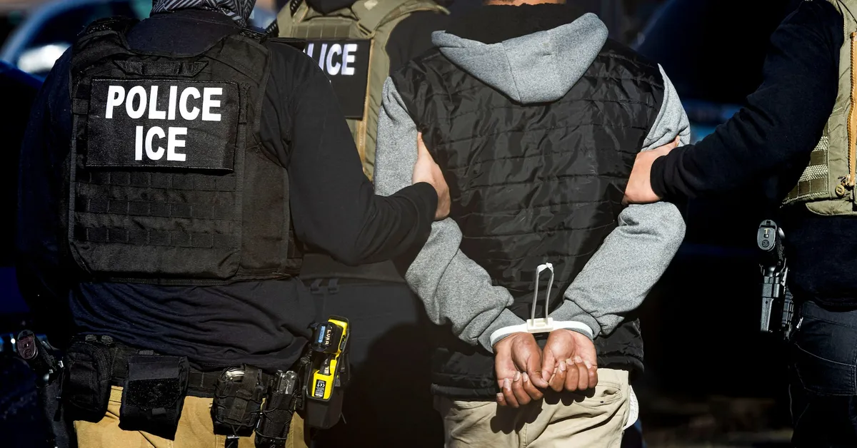 Apple Removes Controversial ICE Alert App Amid Safety Concerns