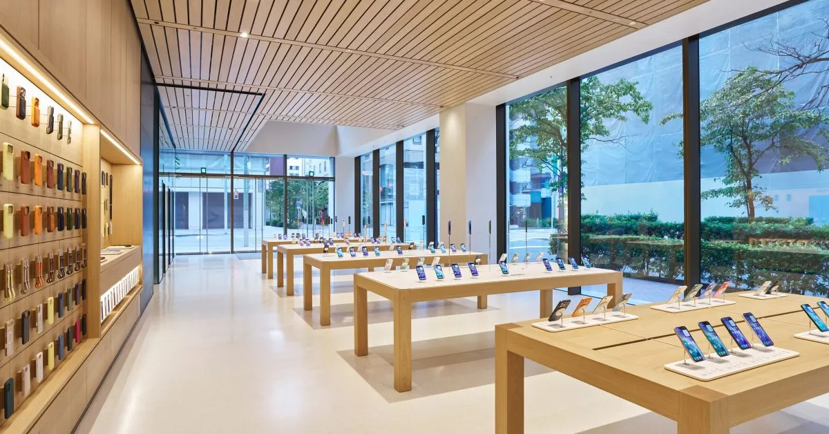 Apple Takes Action Against Scratches on iPhone 17 Display Units