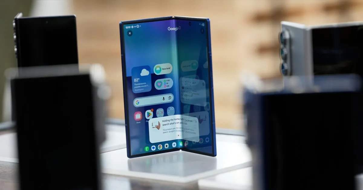 Apple vs. Samsung: The Battle for Smartphone Supremacy Heats Up Again