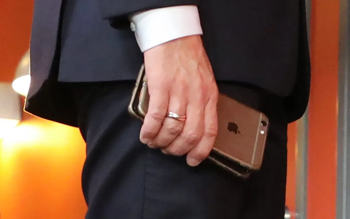 Apple Warns Users of Targeted Spyware Attacks on Devices