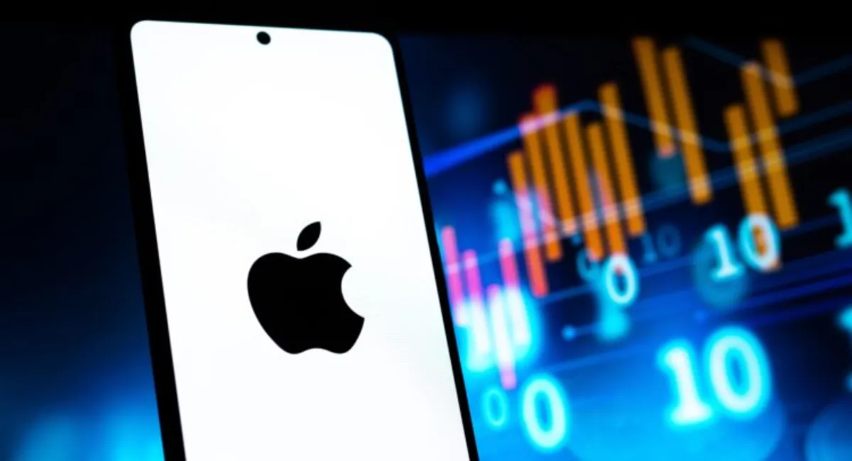 Apple's Foldable iPhone Set for 2026 Launch, but iPad Fold Faces Setbacks