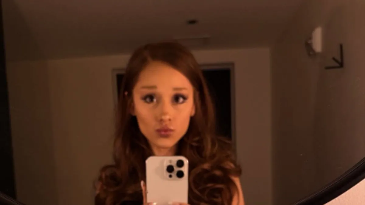 Ariana Grande Transforms Back to Brunette: Fans Are Loving the Magic!