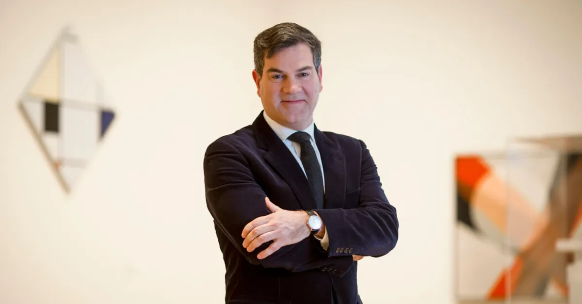 Art Institute of Chicago President Takes Leave After Flight Incident