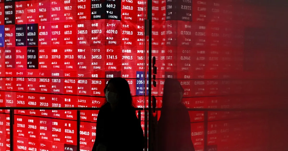 Asia Stocks Surge as Dollar Dips: Fed Rate Cut Expectations Drive Market Optimism