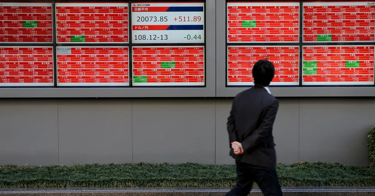 Asian Stocks Rise Amid U.S.-China Trade Truce and AI Spending Surge