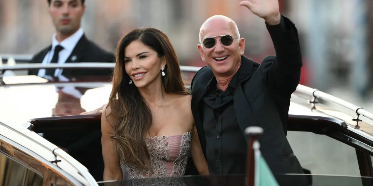 Bezos' Billion-Dollar Wedding: How He Sold Millions in Amazon Shares