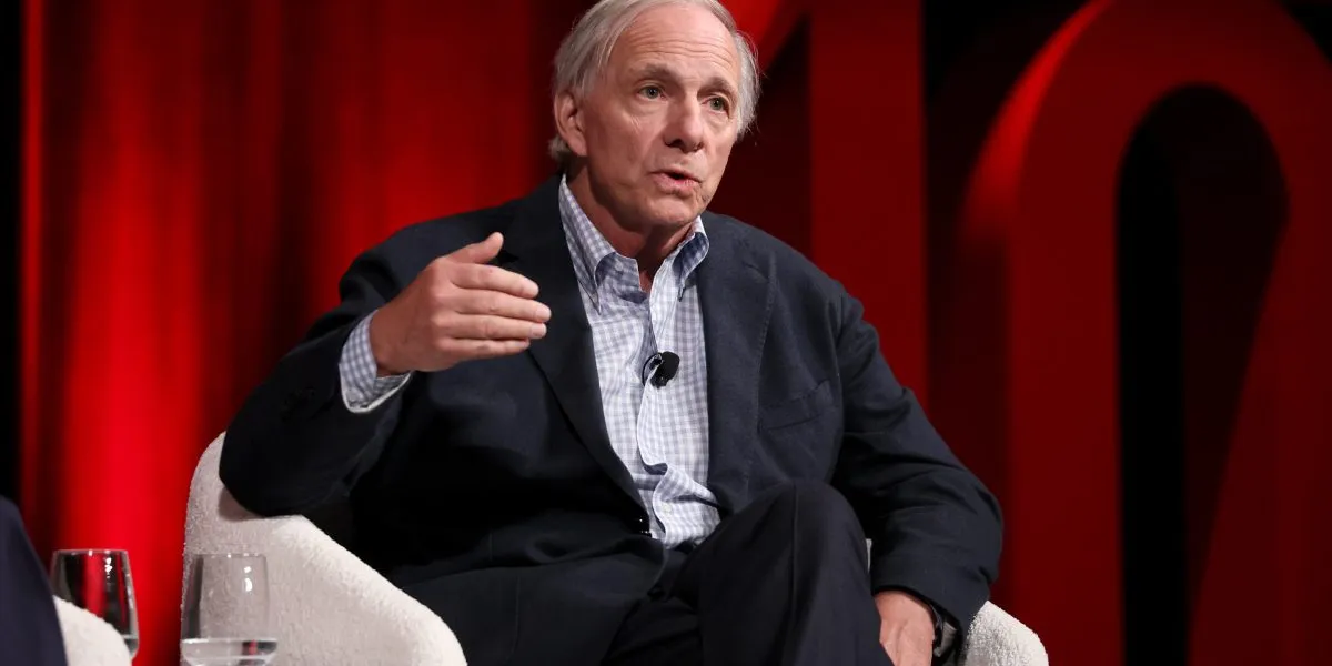 Bridgewater's Dalio Warns: America's Debt Crisis Deepens