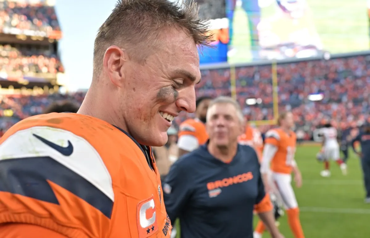 Broncos Pull Off Thrilling 33-32 Comeback Victory Against Giants