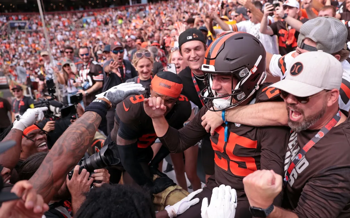 Browns Kicker Andre Szmyt Honors Late Mother with Game-Winning Field Goal