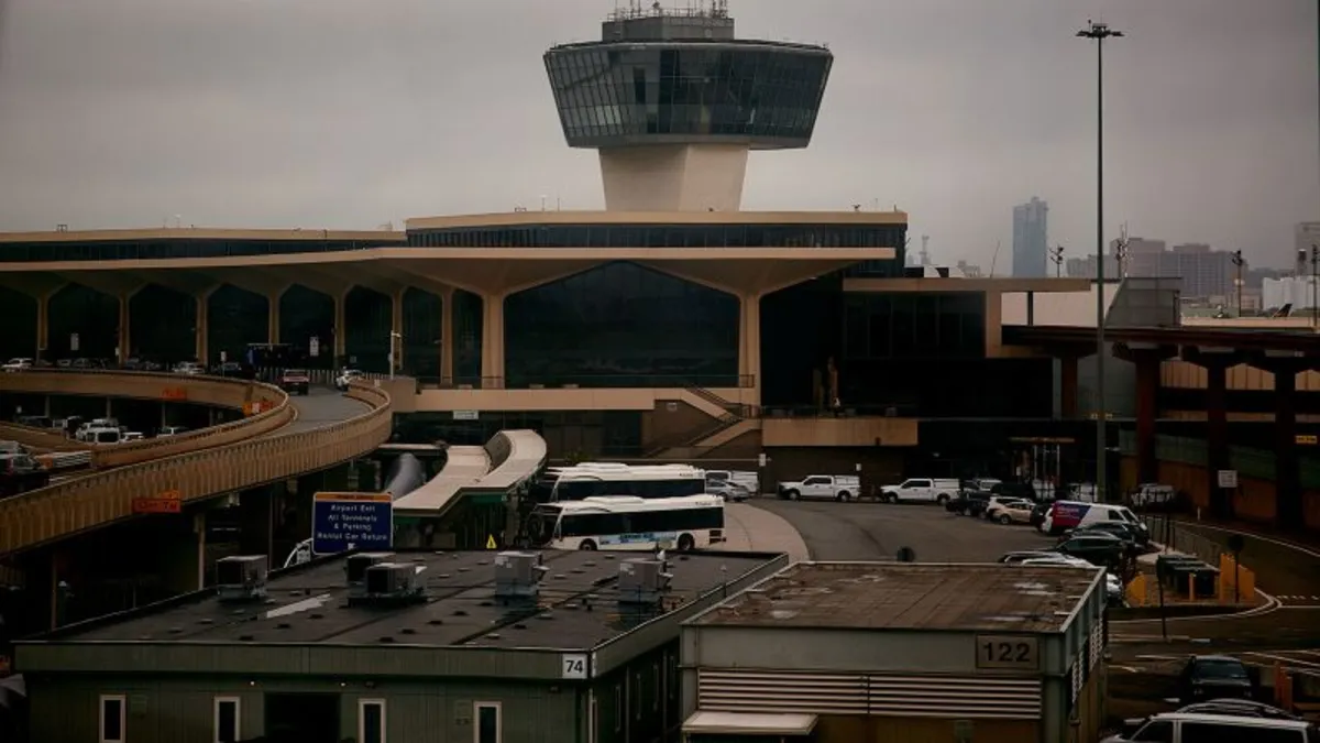 Chaos at Newark Airport: Air Traffic Control System Failure Raises Alarms