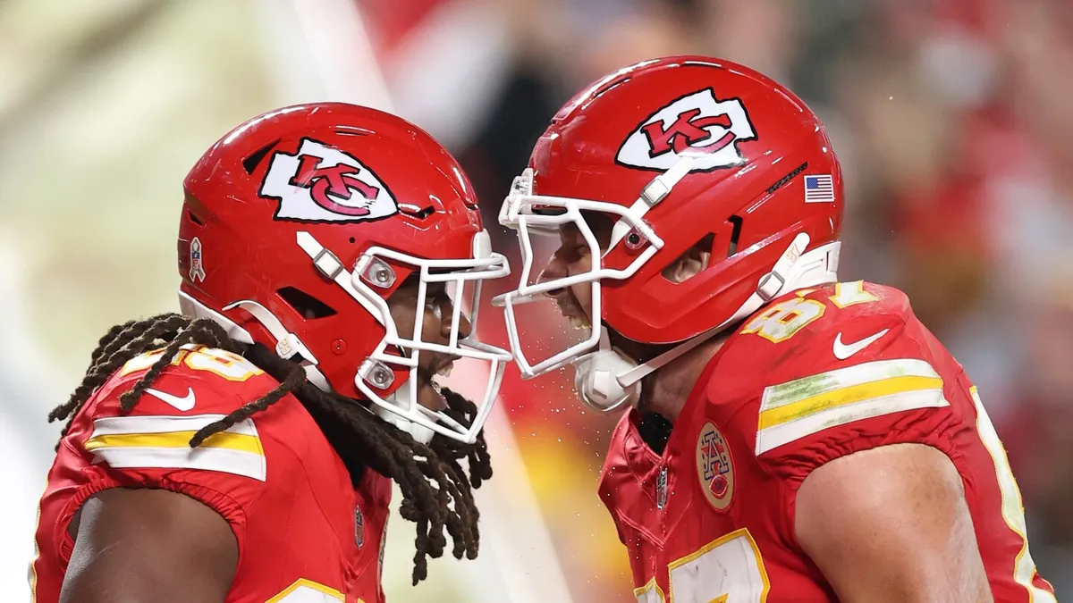 Chiefs Dominate Commanders: Mahomes Shines in Second Half Surge