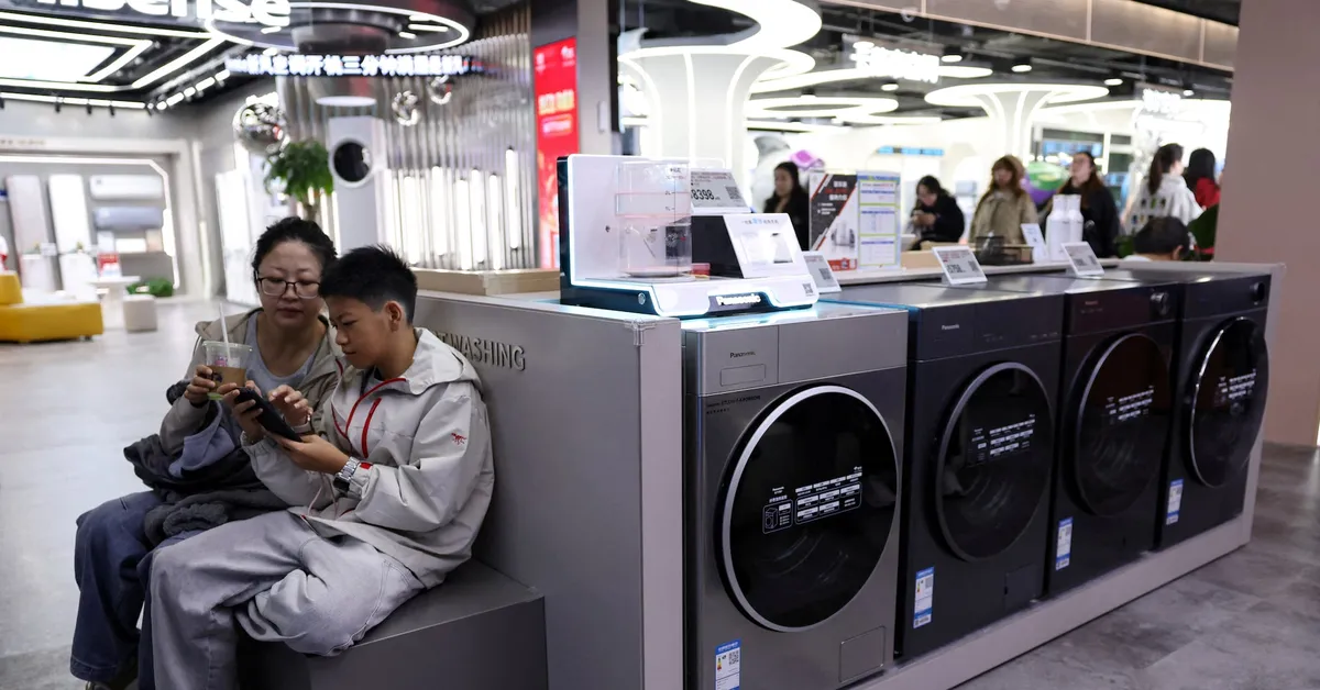 China's Economic Growth Hits One-Year Low Amid Trade Tensions