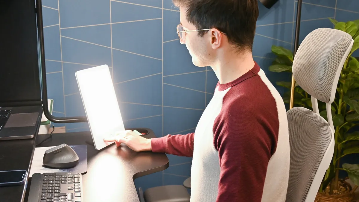 Combat the Winter Blues: How Light Therapy Can Boost Your Mood