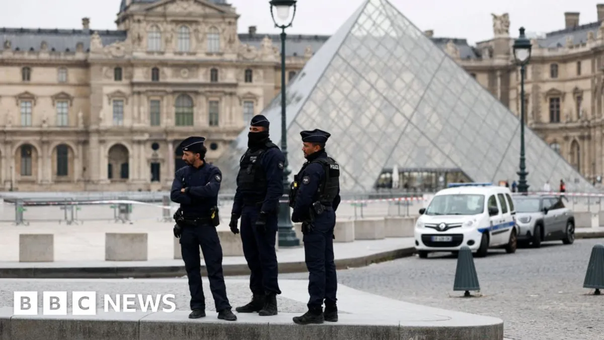Crown Jewels Heist: Thieves Strike Louvre Museum in Daylight