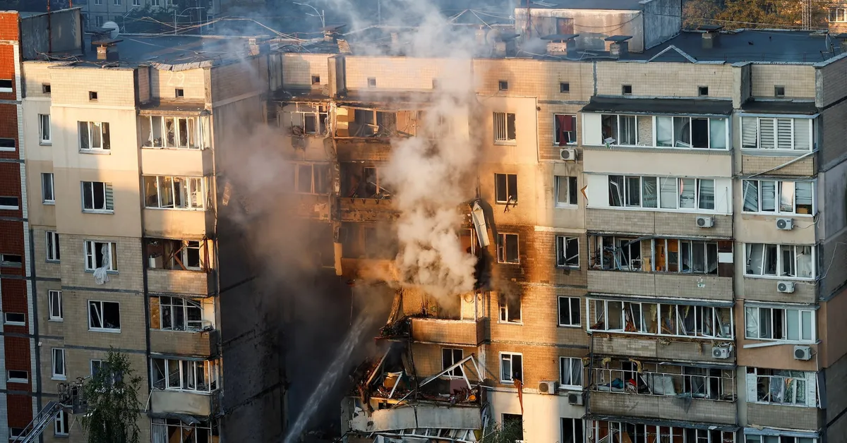 Devastating Air Attack: Russia Strikes Ukrainian Government Building, Leaves Tragedy in Its Wake