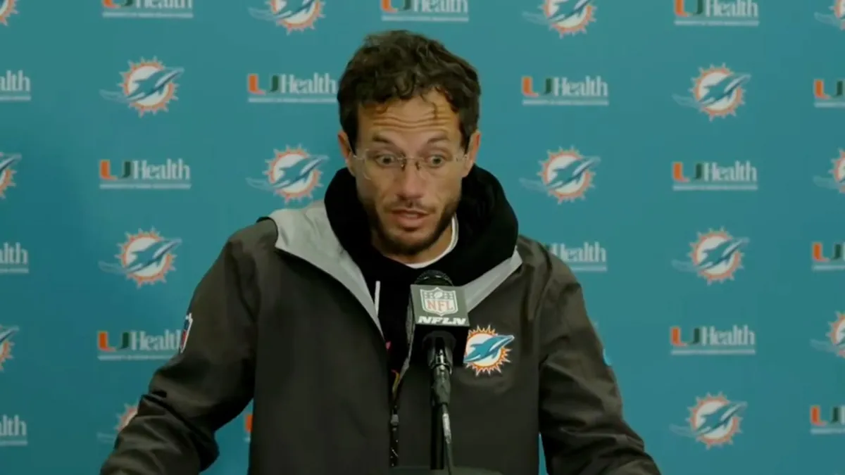 Dolphins' Disastrous Loss: Mike McDaniel Faces Growing Pressure