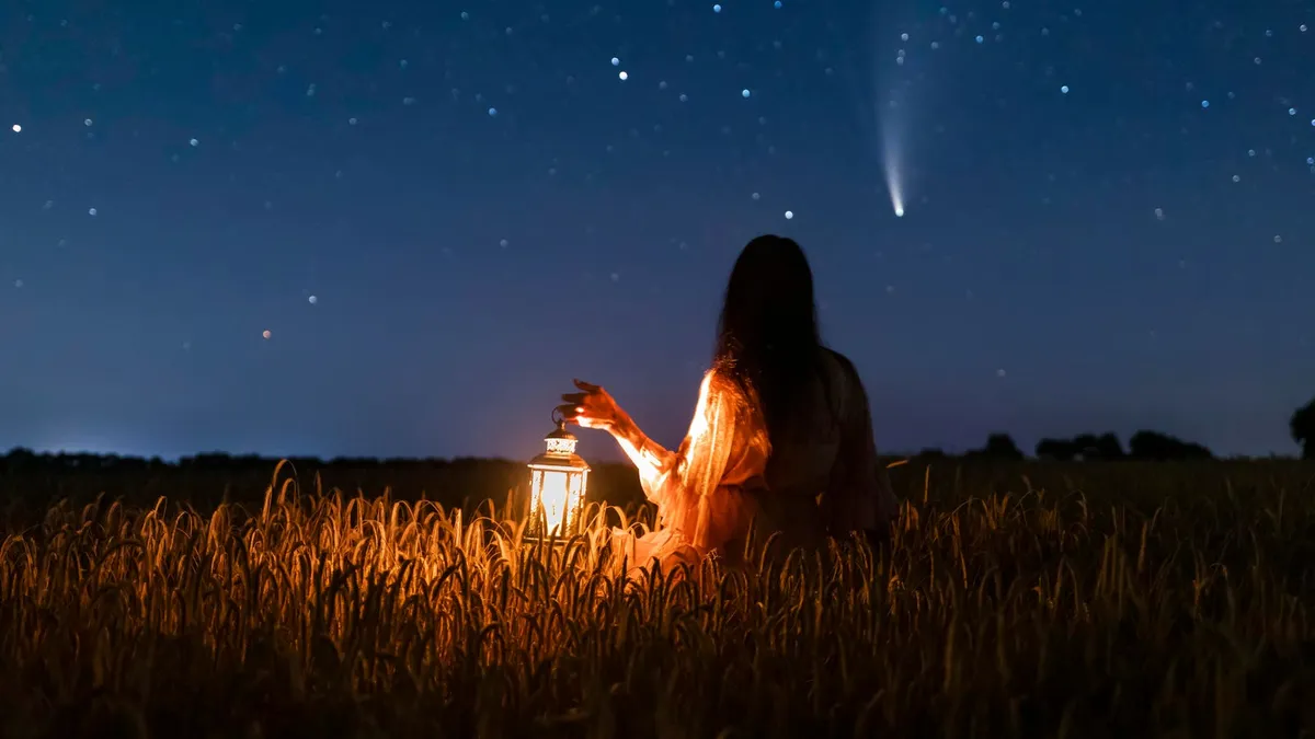 Don’t Miss Your Last Chance to See the Spectacular Green Comets This October!