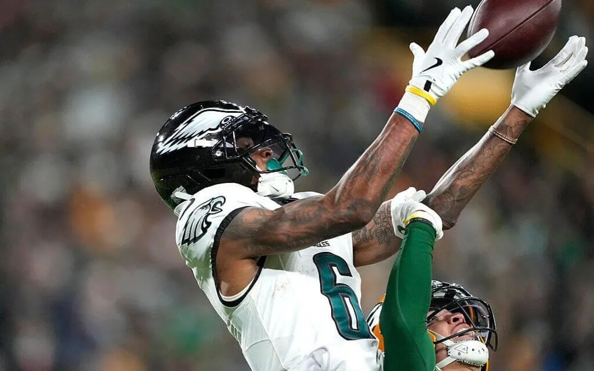 Eagles Secure Narrow 10-7 Win Against Packers in Defensive Showdown