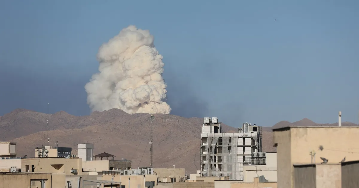 Escalating Tensions: Iran and Israel Engage in Unprecedented Air Strikes