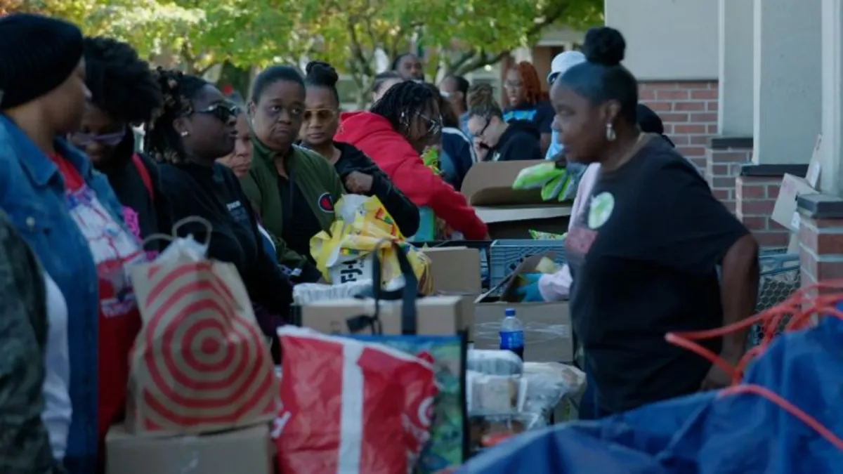 Federal Workers Struggle as Government Shutdown Forces Food Bank Lines