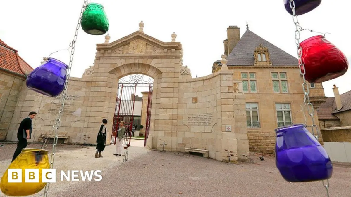 French Museum Heists: 2,000 Coins Stolen Amidst Growing Security Concerns