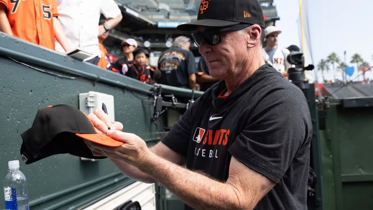 Giants Fire Manager Bob Melvin After Fourth Consecutive Playoff Miss