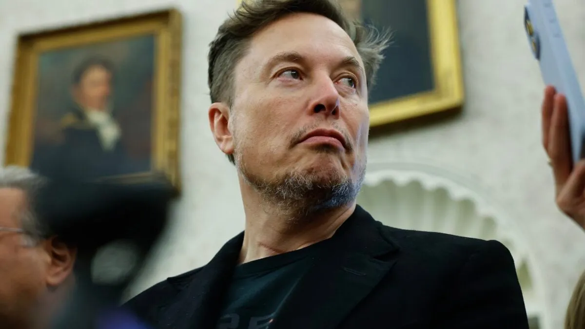Grok Chatbot's Controversial Response: Is Elon Musk Influencing AI Opinions?