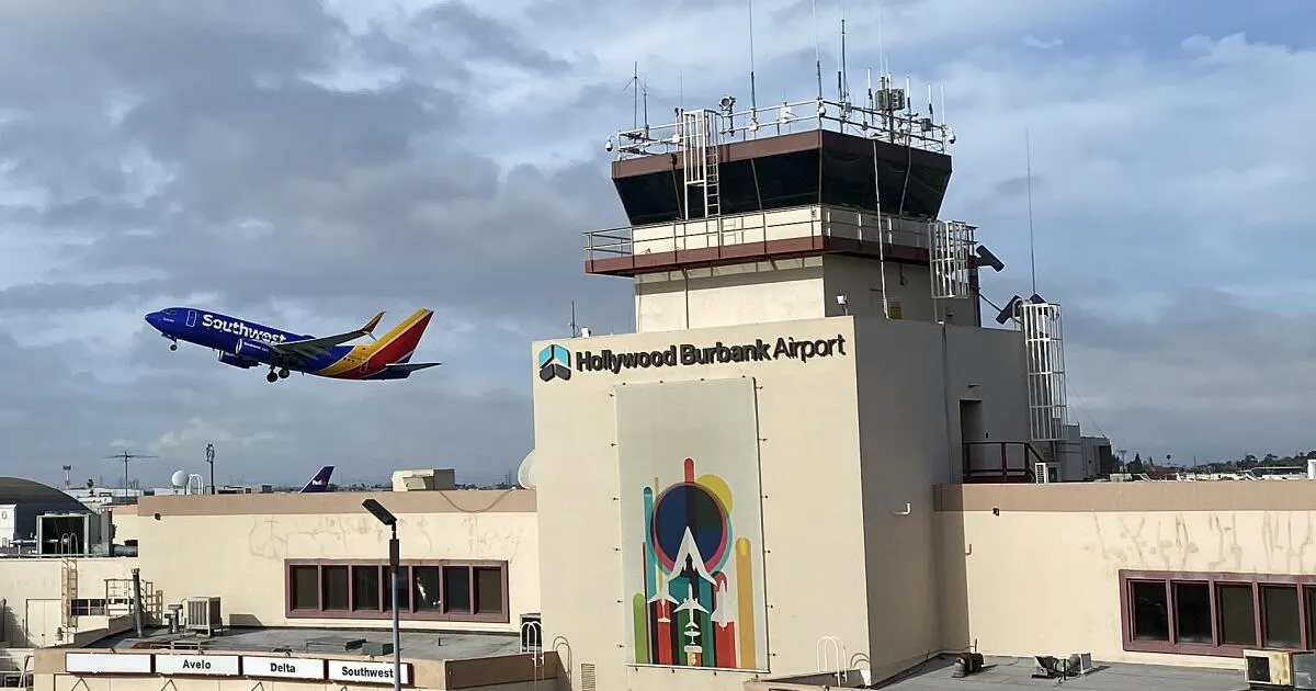 Hollywood Burbank Airport Faces Major Delays Amid Staffing Crisis Due to Government Shutdown