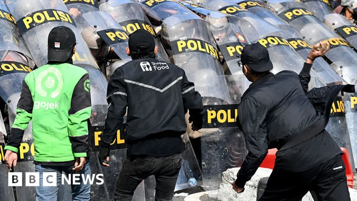 Indonesia's Political Parties Respond to Protests by Cutting Lawmaker Perks