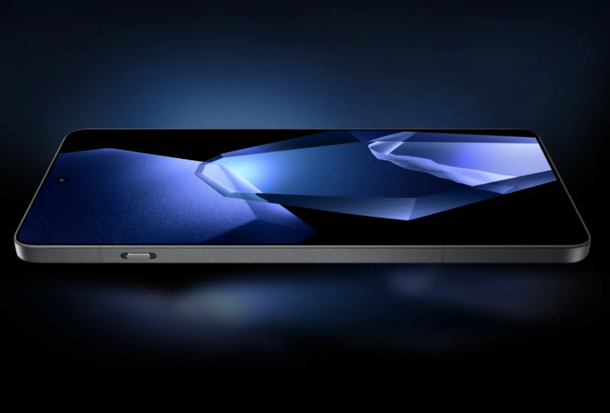 iPhone 17 vs OnePlus 15: The Battle of Refresh Rates Begins!