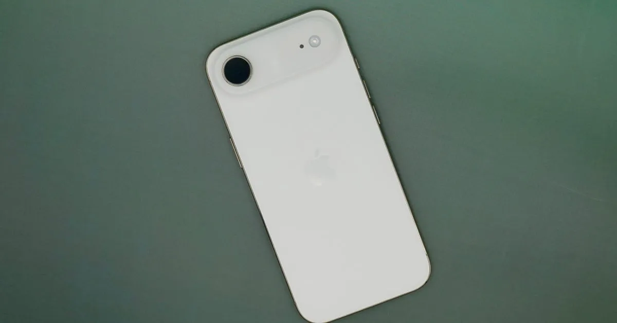 iPhone Air Review: The New Standard for Smartphones