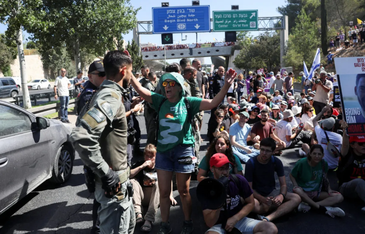 Israeli Police Clash with Protesters Demanding Hostage Release Amid Gaza Strike