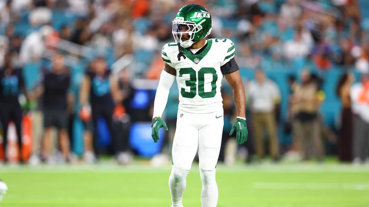 Jets Trade Cornerback Michael Carter to Eagles for WR John Metchie