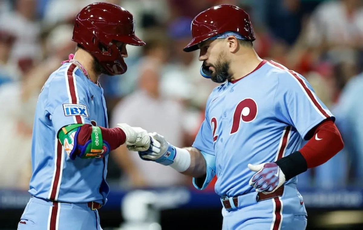 Kyle Schwarber Makes MLB History with Four Home Runs in One Game