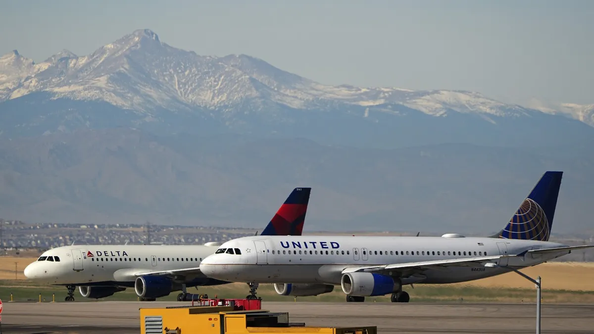 Lawsuits Filed Against Delta and United Airlines Over Misleading Window Seat Fees