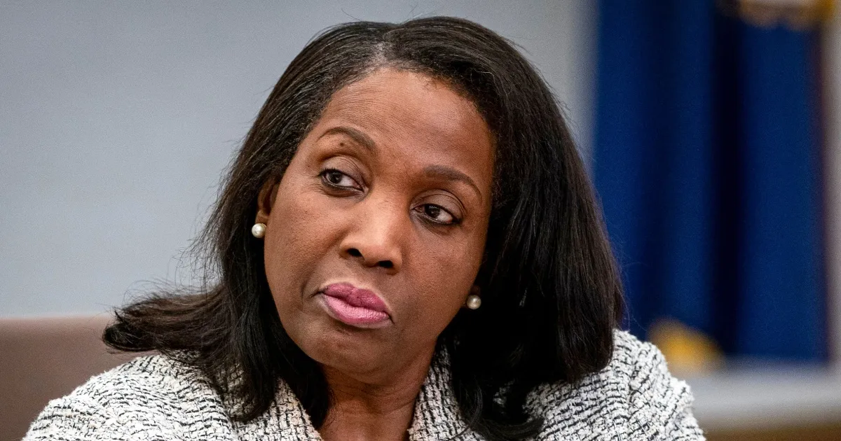 Lisa Cook's Battle for Federal Reserve Seat: A Fight for Justice and Integrity