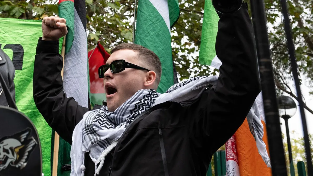 London Judge Dismisses Terrorism Charge Against Rapper Mo Chara