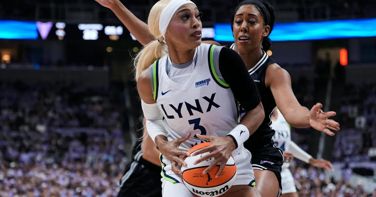 Lynx Guard DiJonai Carrington Out for Season After Foot Injury