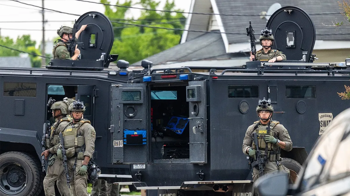 Mass Jailbreak in New Orleans: 10 Inmates Escape Through Toilet Hole