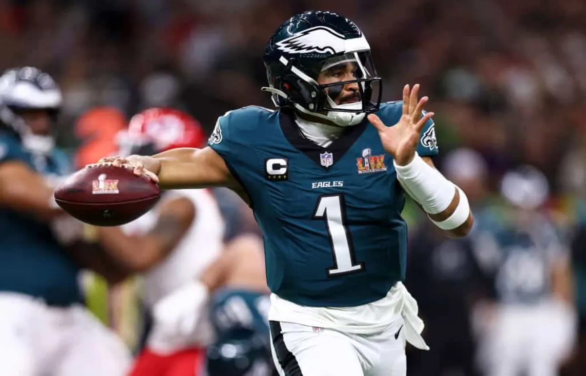 Master Your 2025 Fantasy Football Draft: Essential QB Strategies
