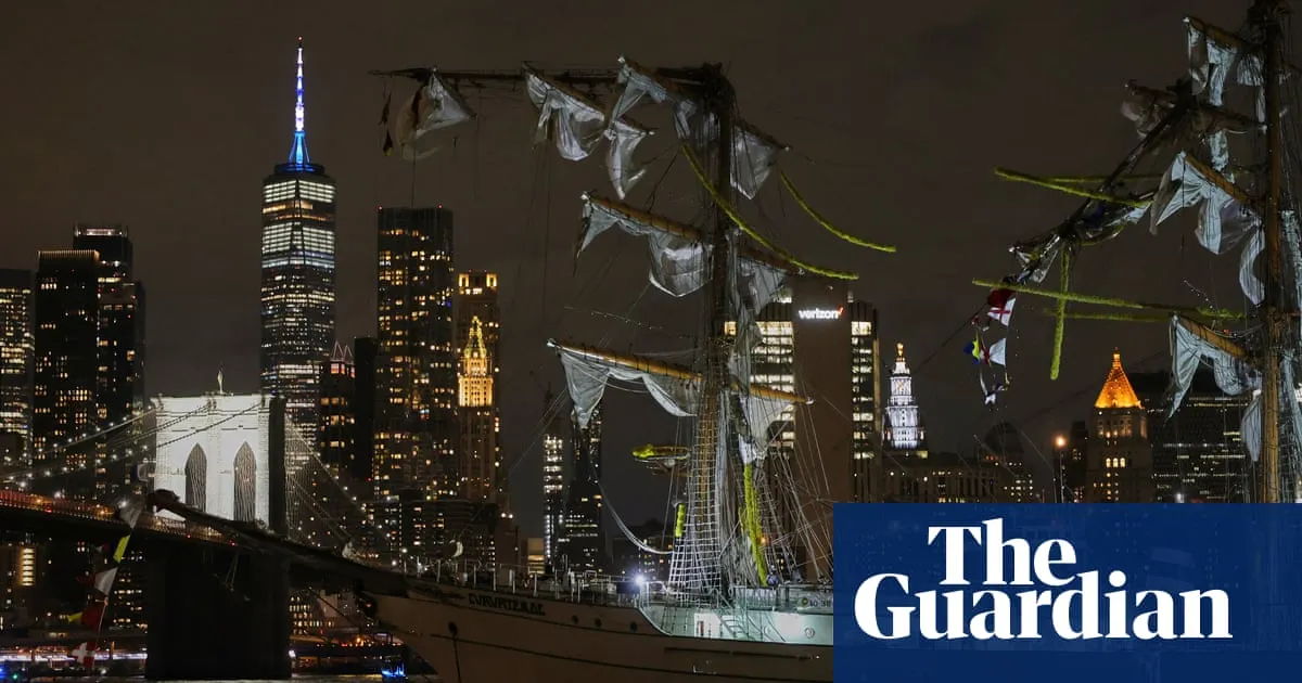 Mexican Navy Ship Collides with Brooklyn Bridge: Eyewitness Accounts and Casualties