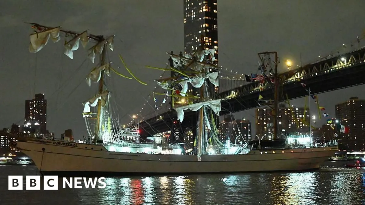 Mexican Navy Training Ship Collides with Brooklyn Bridge: A Festive Visit Turns into Chaos