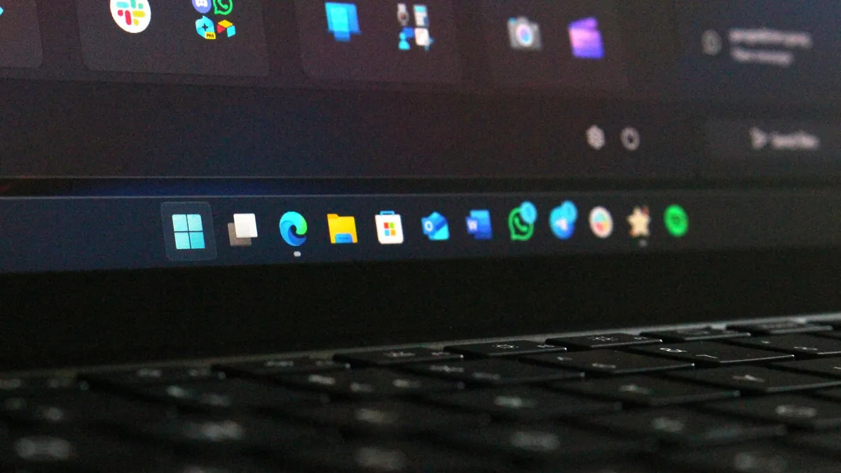 Microsoft Finally Adds Notification Center Access on Secondary Monitors in Windows 11!