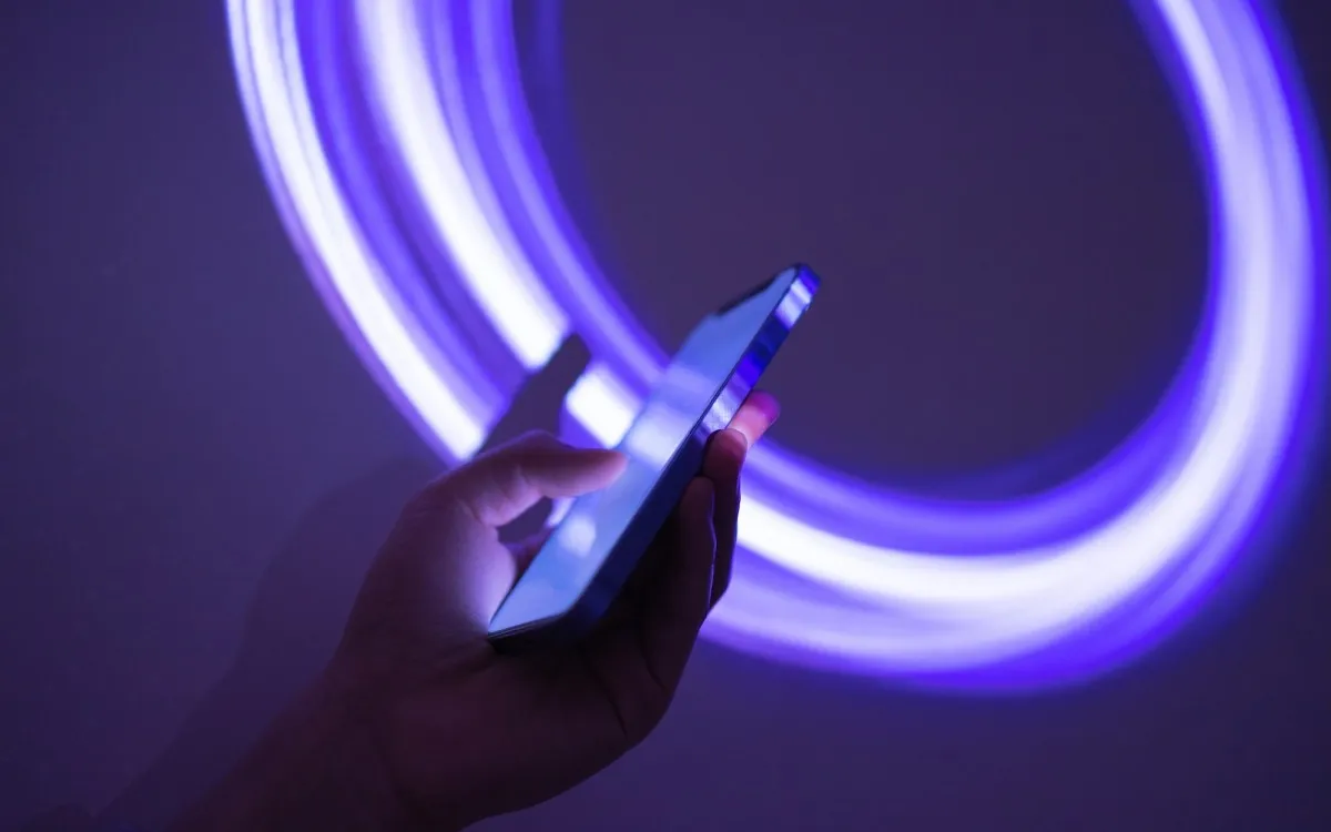 Neon App Exposes User Data: A Security Flaw Shuts Down Viral Call Recording Service