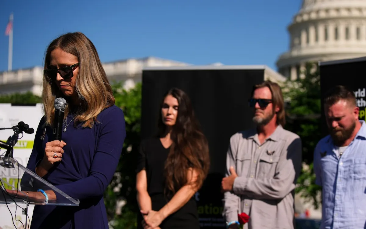 Newly Released FBI Files Reveal Early Warnings About Jeffrey Epstein