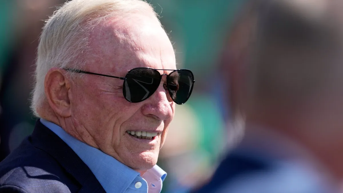 NFL Fines Jerry Jones $250,000 for 'Inadvertent' Obscene Gesture