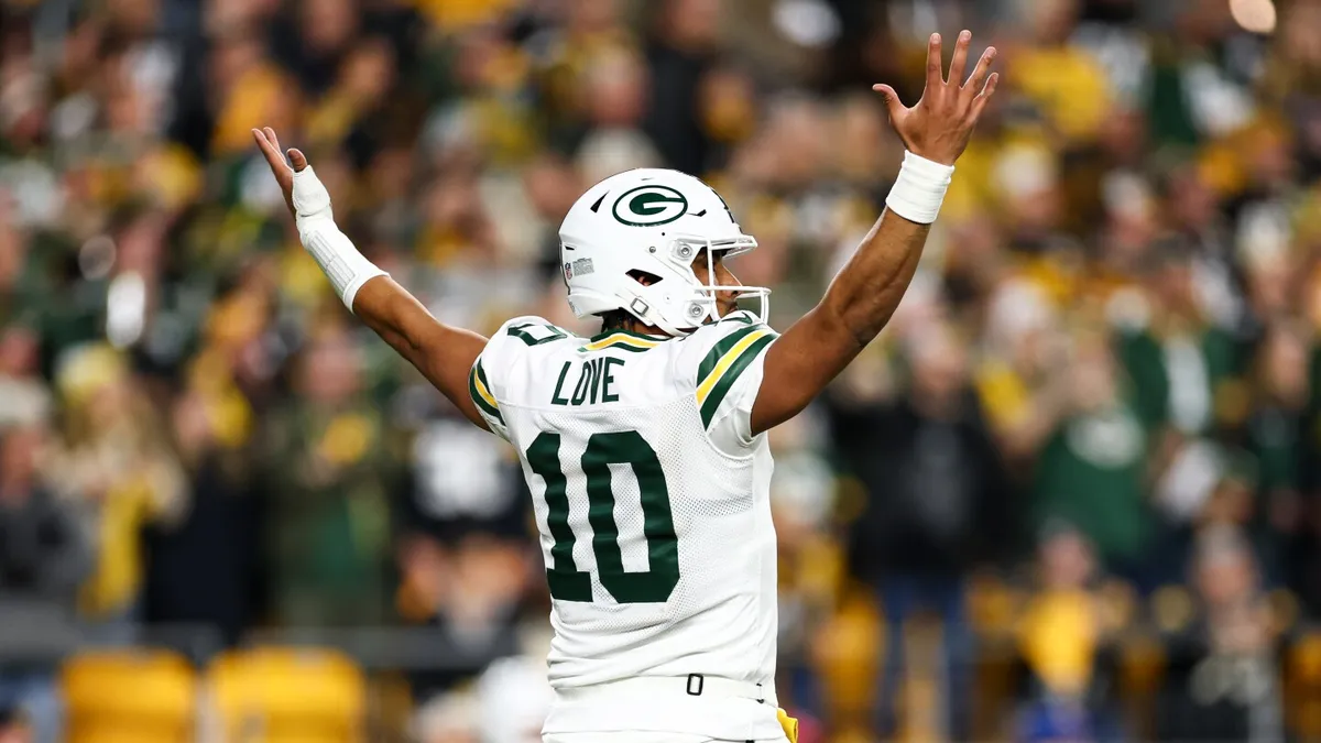 Packers Dominate Steelers in Epic Second Half Comeback